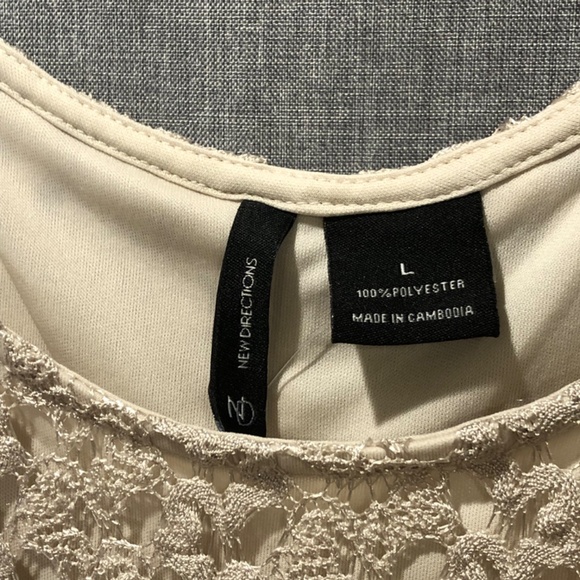 New Direction Crocheted Lace Top, Sz. L. NWOT /1005 - Picture 3 of 5